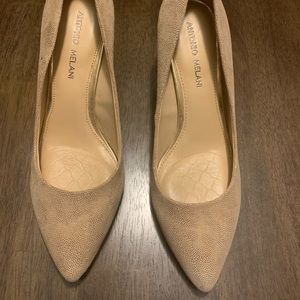 Antonio Melani Pumps tan & gold 8.5